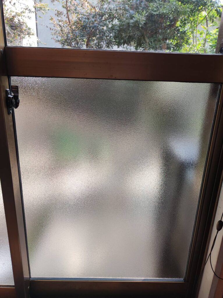 北九州市で霞ガラスを新しく交換した窓