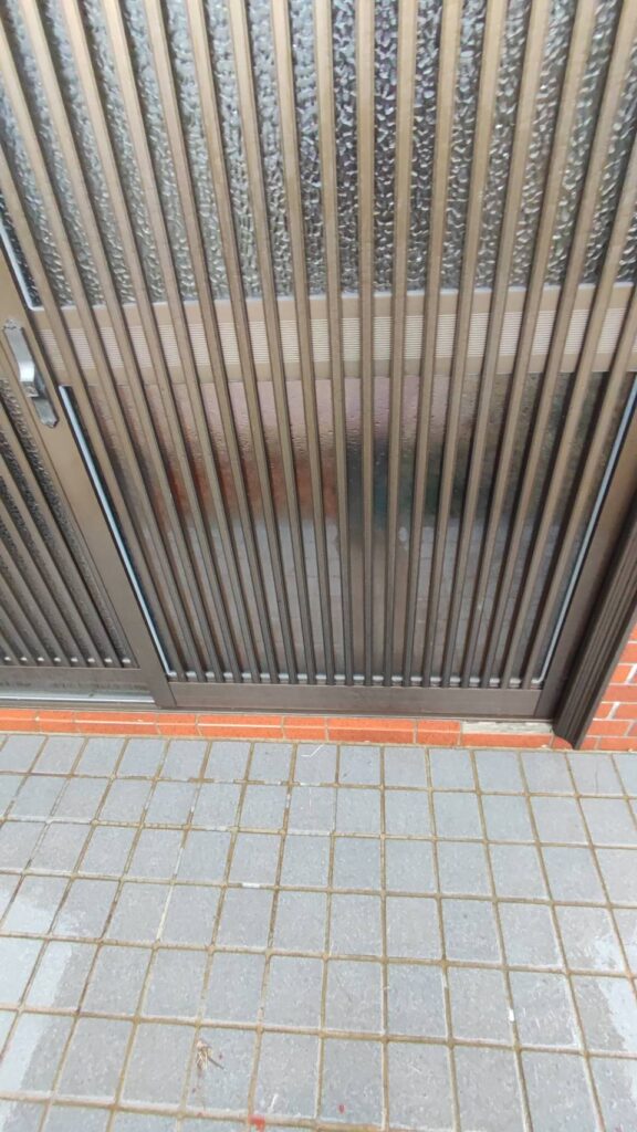 山陽小野田市 昭和型板ガラス交換後