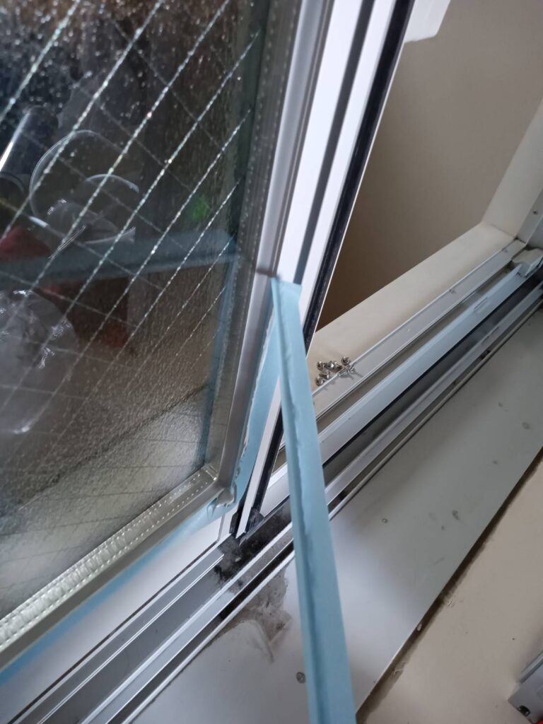 下関市 コーキング仕上げ作業