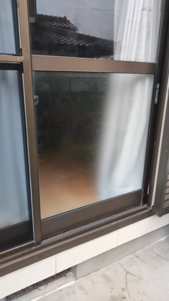 下関市吉見 型板ガラス交換後 掃き出し窓修理