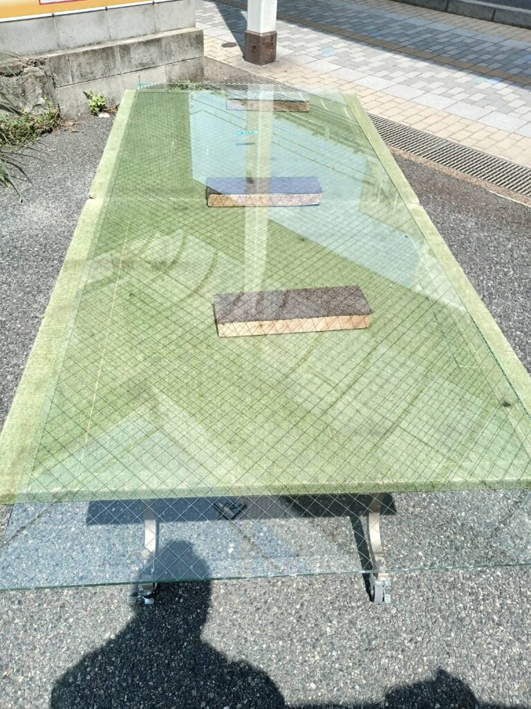 網入りガラス交換用の磨きガラス 下関市店舗ドア施工事例