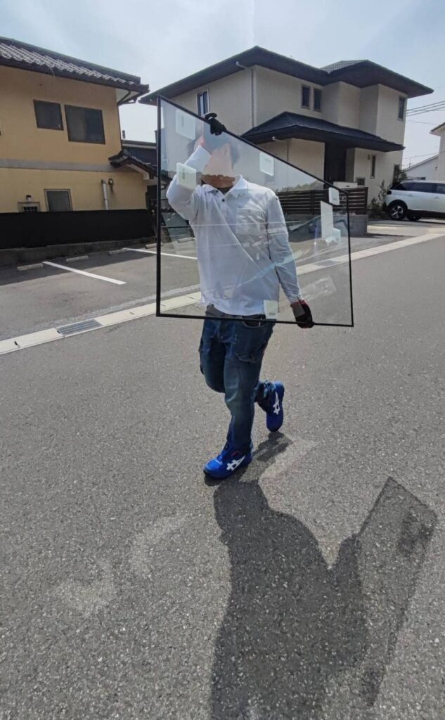 下関市内へガラス修理に出張対応するMADOSUKEガラス店