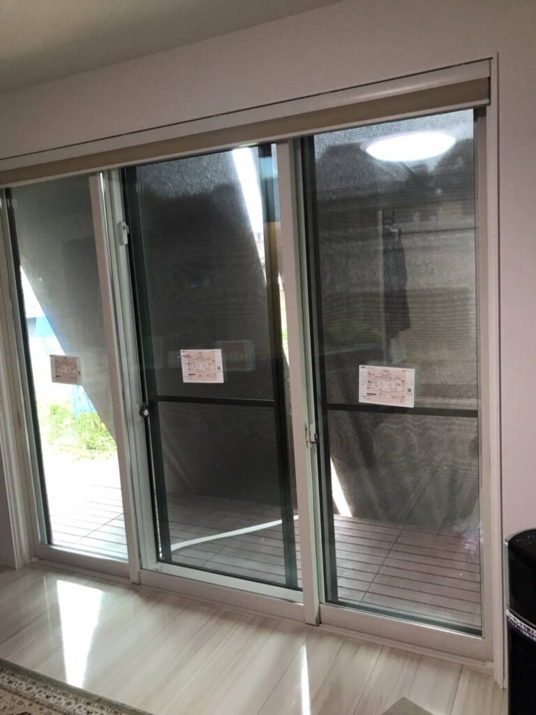 下関市でLIXILインプラスを取り付けた3枚建て掃き出し窓