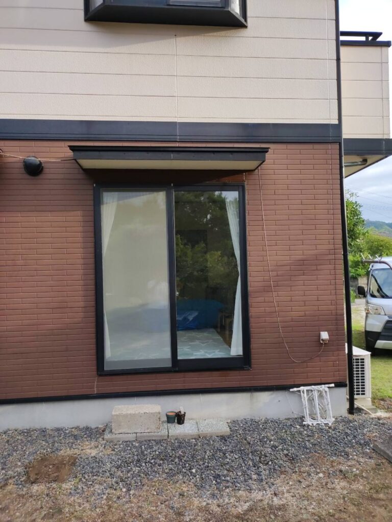 古いアルミサッシの施工前