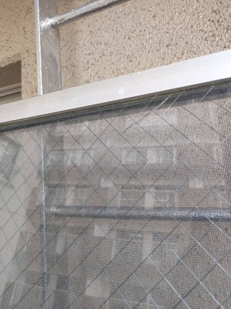 金属パテ付きガラス