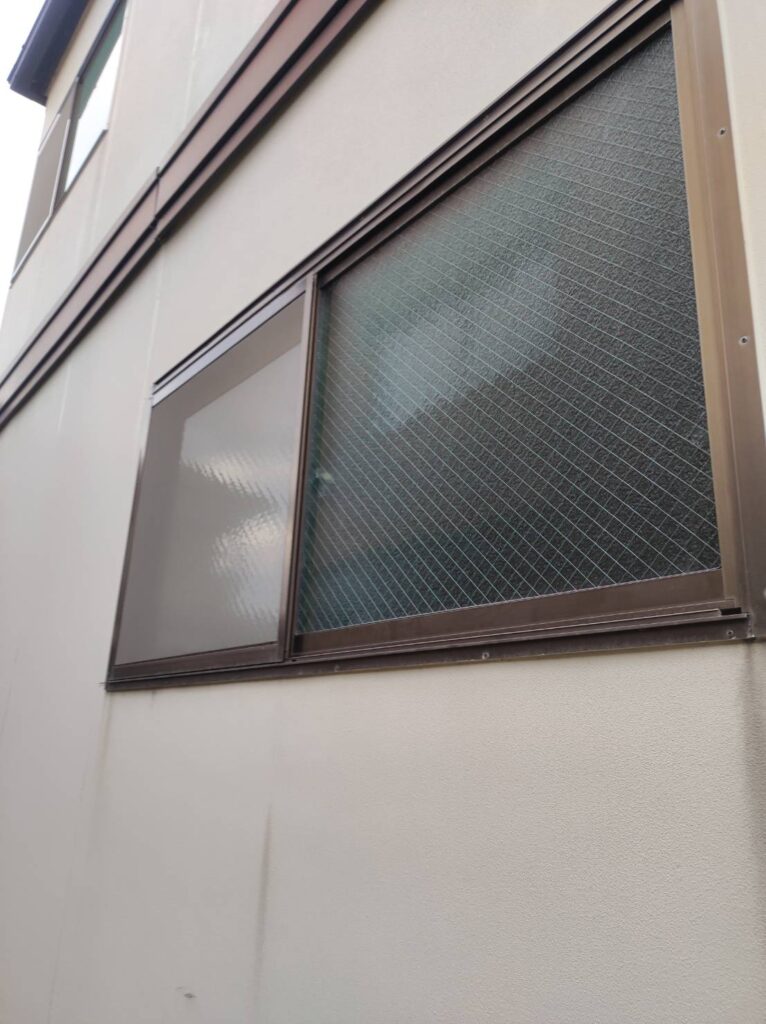 ダイワハウス網入りガラス交換