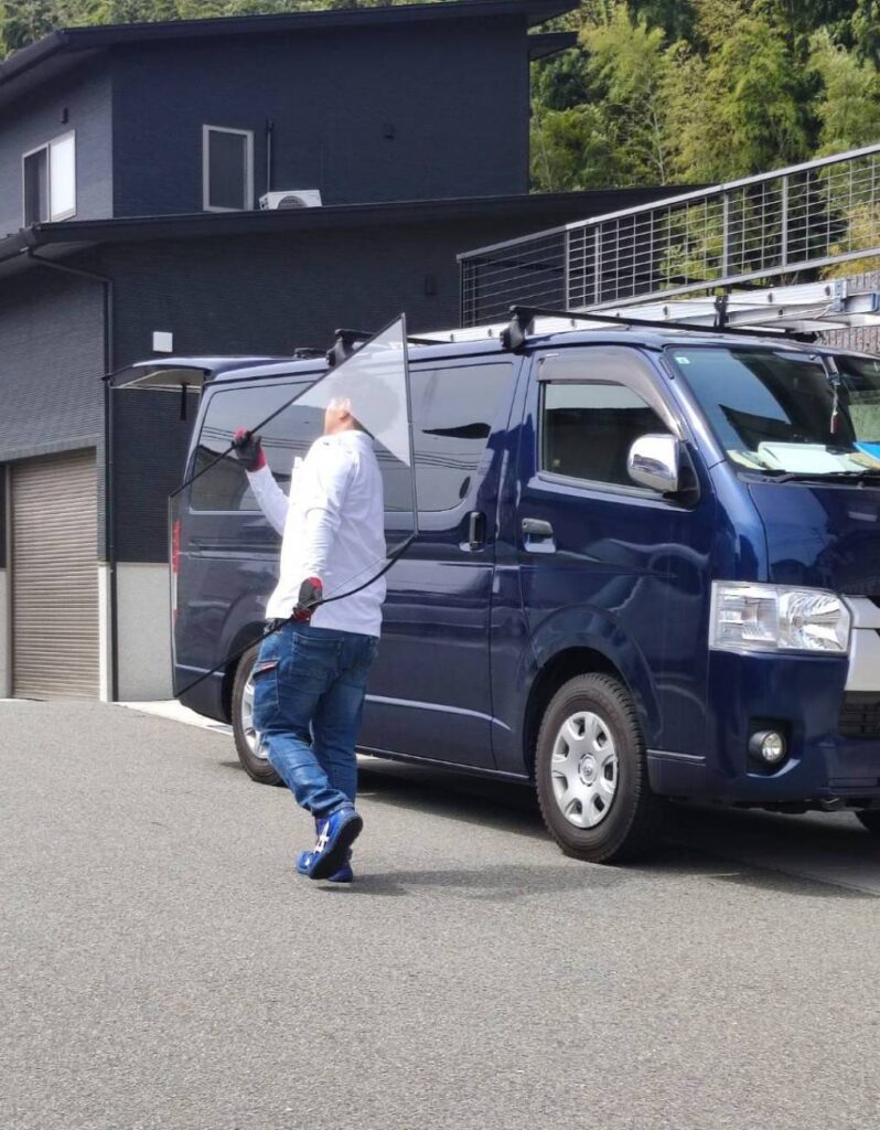 ガラス回収作業