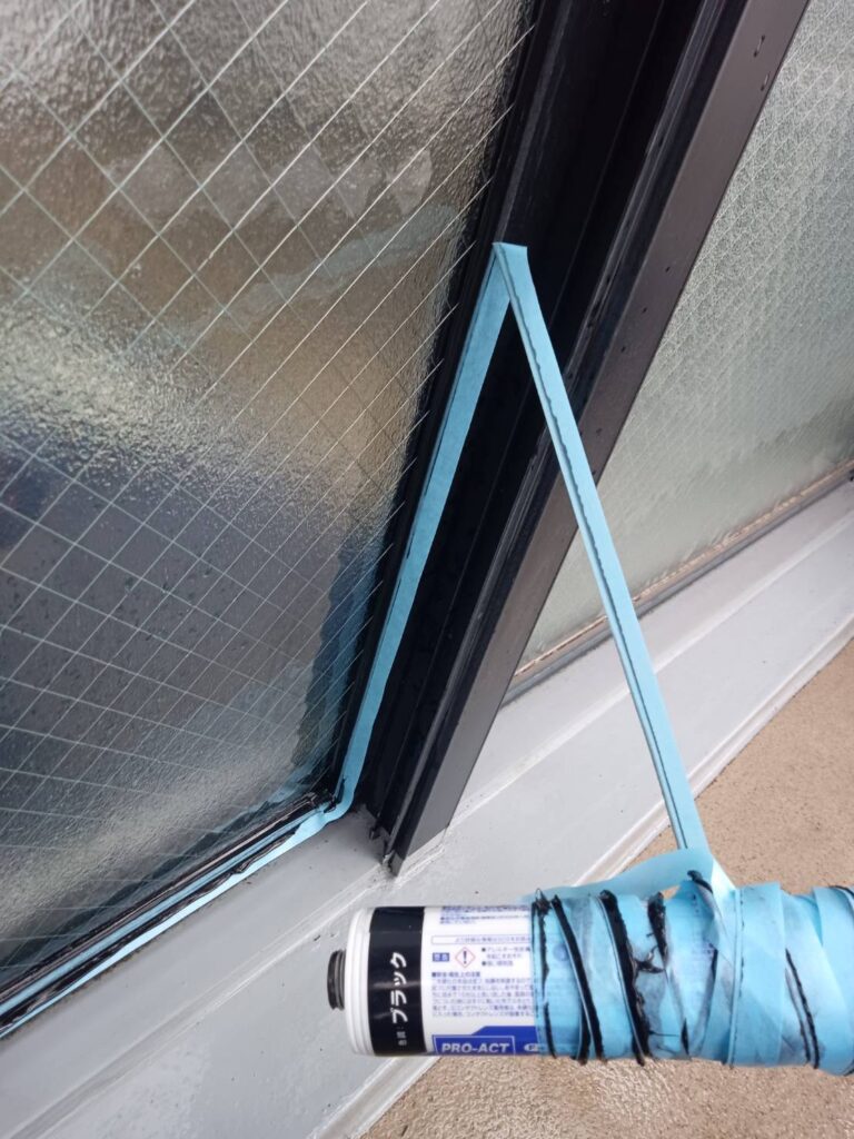 山口市 コーキング前養生作業