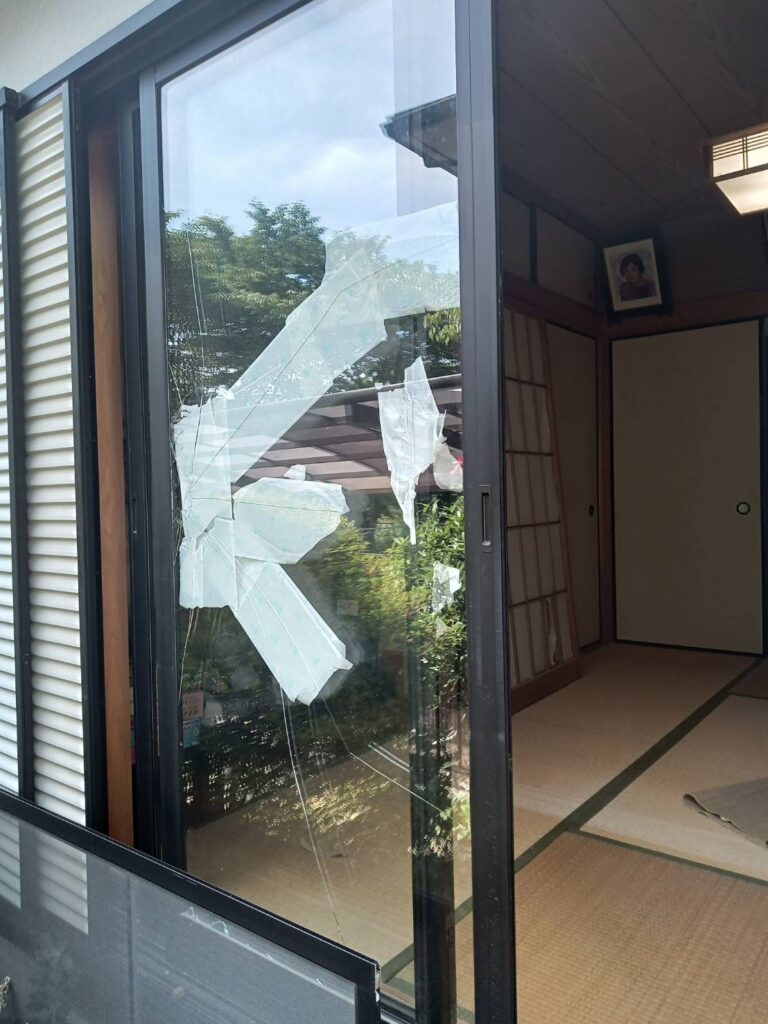 山口市 ペアガラス割れ
